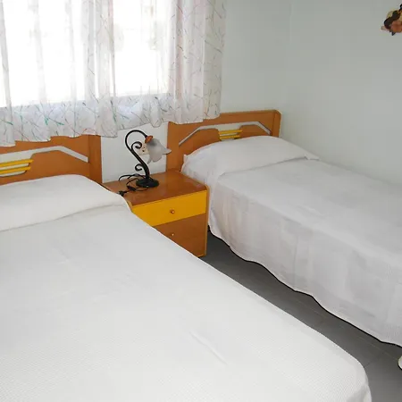 Apartment De 2 Dormitorios. A/ Acondicionado. Urbanizacion Con Piscina, Exclusivo Familias - Es-314-32